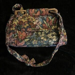 Vintage floral hand bag